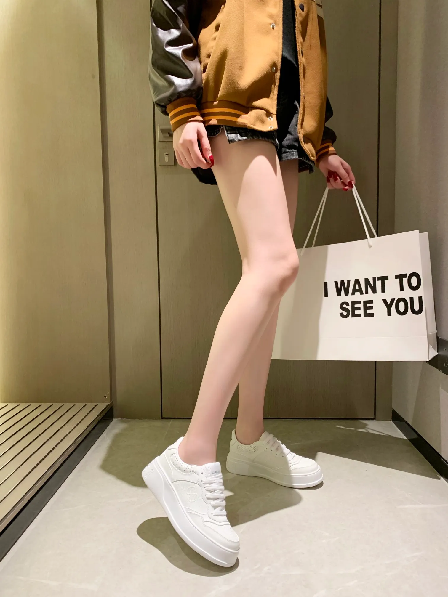 👟👟Ex-factory price 560👟👟 Men's size +10 Gucci2022 spring and summer new casual sports white shoes, purchasing version of the original version with a one-to-one molded IP light material sole! Upper calfskin, lining calfskin, foot pads calfskin. Complete purchasing version. Code number: female 35-40#, male 39-44# (45 customized)